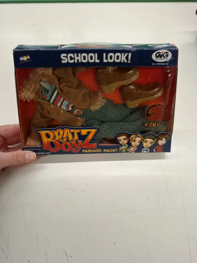 Bratz Boyz School Look! Koby Fashion Pack