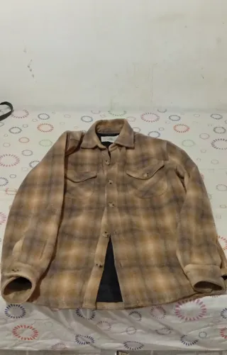 Chaqueta de cuadros beige y marrón