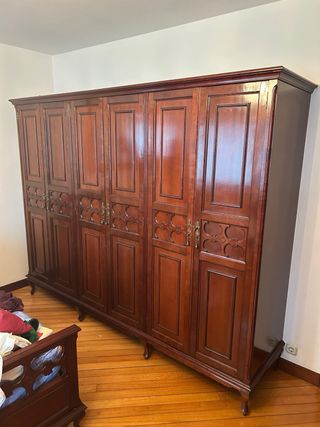 Dormitorio madera hecho a mano en buen estado