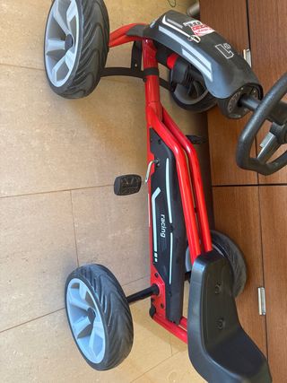 Kart a pedales rojo