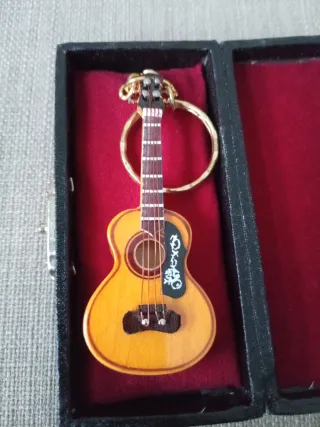 Llavero Guitarra Acústica