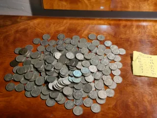 Lote 227 monedas, 5 pesetas: 1975, 1980, 1982,1983