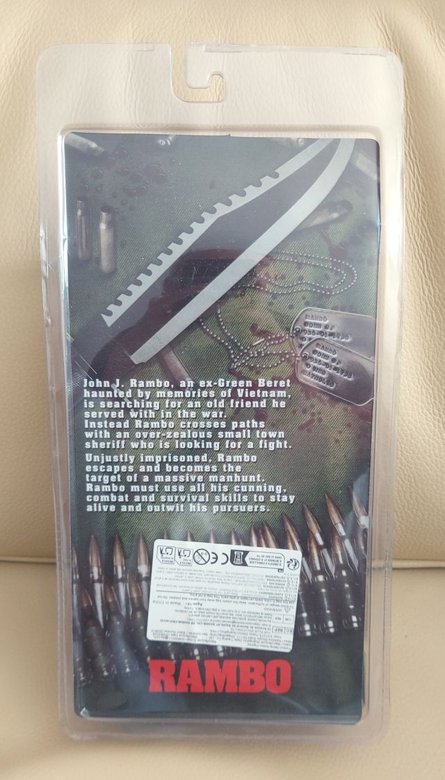 JOHN J. RAMBO ACORRALADO FIGURA CAJA NECA STALLONE