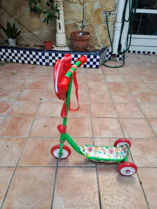 Patinete infantil 3 ruedas con mochila