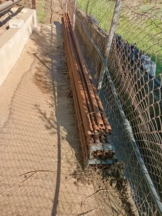 25 tubos metálicos nuevos 10€ la unidad