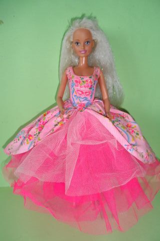 Bambola Sindy hasbro con abito magic eyes 1994