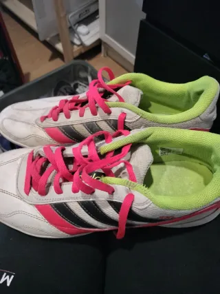 Zapatillas Futsal Adidas Blancas y Rosas