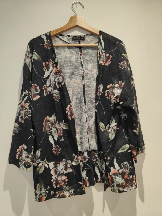 Kimono Bershka flores M