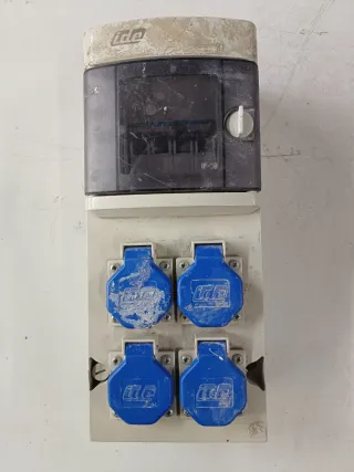 Cuadro Eléctrico IDE 4 Tomas Industriales Azul