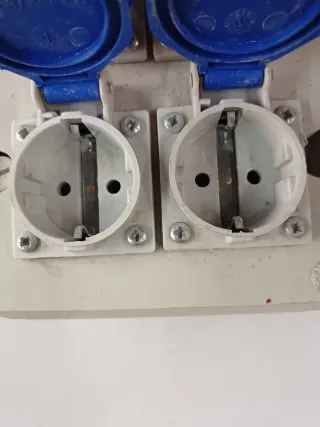 Cuadro Eléctrico IDE 4 Tomas Industriales Azul