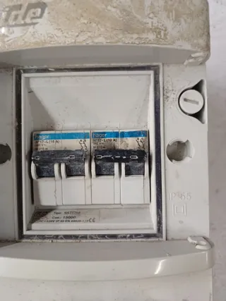 Cuadro Eléctrico IDE 4 Tomas Industriales Azul