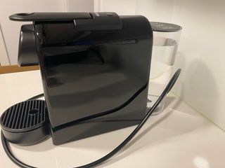 Nespresso De'Longhi Essenza Mini  + Cápsulas