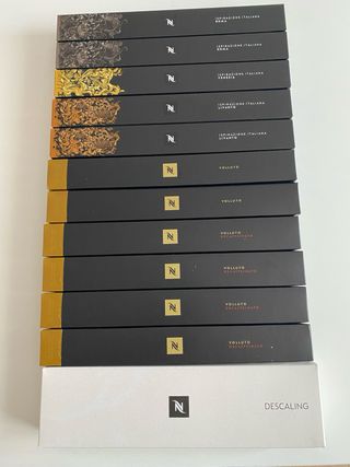 Nespresso De'Longhi Essenza Mini  + Cápsulas