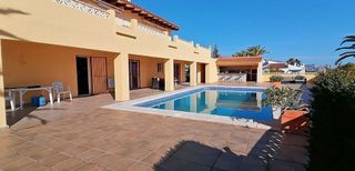 Chalet en venta en Alfaz del Pi Pueblo-Urbanizaciones en Alfaz del pi / Alfàs del Pi
