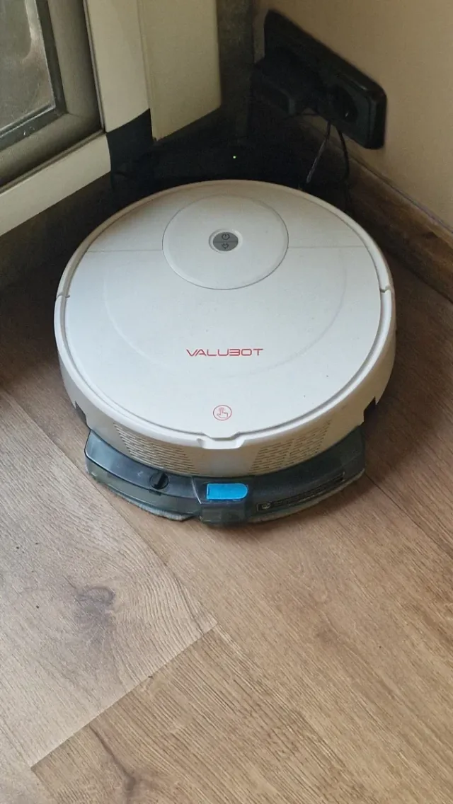 Robot aspirador y fregasuelos Valubot