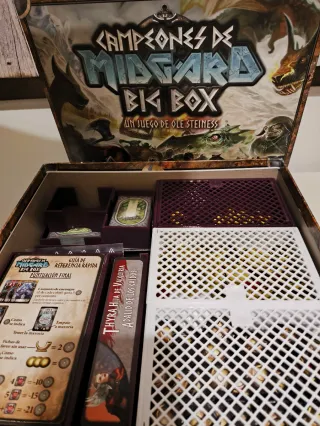 Juego de mesa Campeones de Midgard Big Box