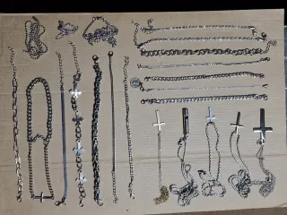 Conjunto de Pulseras y Colgantes + Joyero