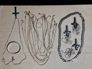 Conjunto de Pulseras y Colgantes + Joyero