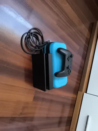 Nintendo Switch con accesorios y 6 juegos