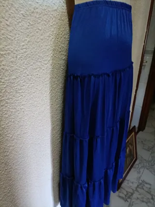Falda larga azul con volantes