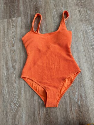 bañador nuevo con etiqueta