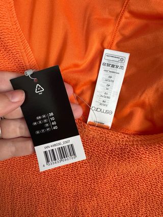 bañador nuevo con etiqueta