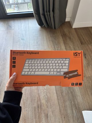 Teclado ISY Bluetooth Inalámbrico Plata