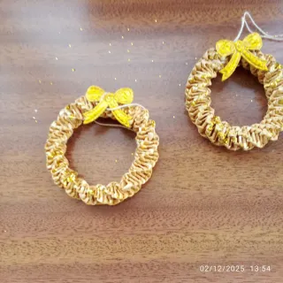 Decorazioni Natalizie in Paglia e Oro