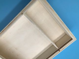 Caja de madera natural con tapa deslizante