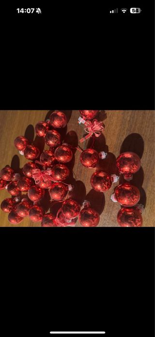 Addobbi natalizi, palline rosse per albero