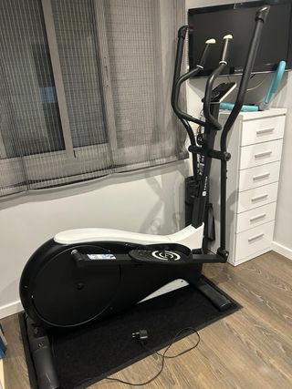 Bicicleta Elíptica Negra y Blanca