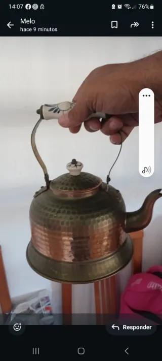 Tetera de cobre martillado