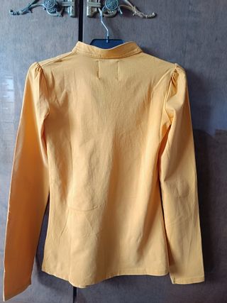 Blusa Bershka manga larga amarilla Talla S