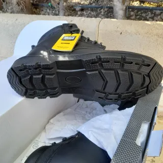 Bota de seguridad Safety Jogger Negra