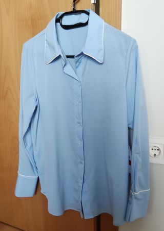 Camisa Zara azul claro talla M