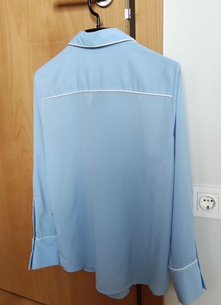 Camisa Zara azul claro talla M