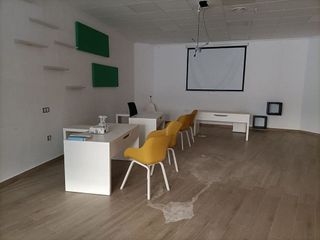 Local comercial en alquiler en Elda