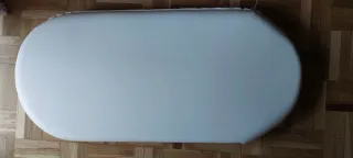 Cuna moisés de mimbre con ruedas