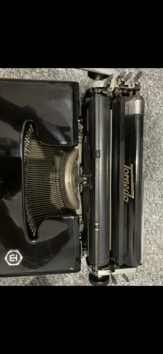 Máquina de escribir antigua Torpedo