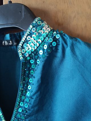 Blusa ancha Y&J con lentejuelas