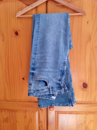 Pantalón vaquero Zara Talla 44