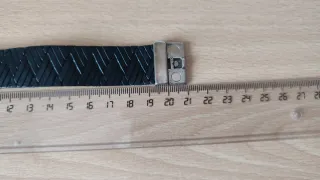 Pulsera negra de cuero trenzado