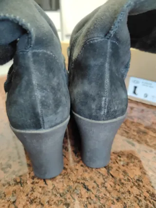 Stivali UGG Camoscio Nero Tg 40