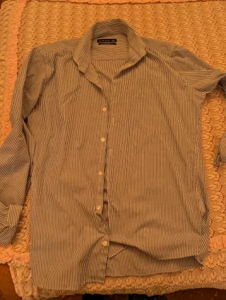 Camisa de vestir rayas grises y blancas