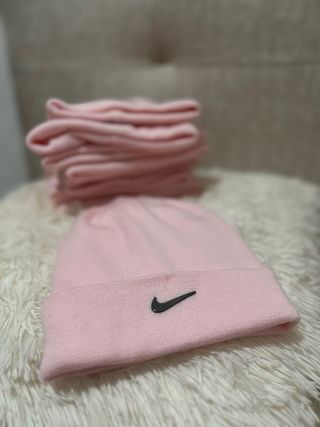 Gorros Nike Rosa Mujer