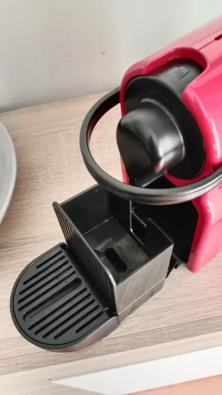 Cafetera Cápsulas Krups Nespresso Roja