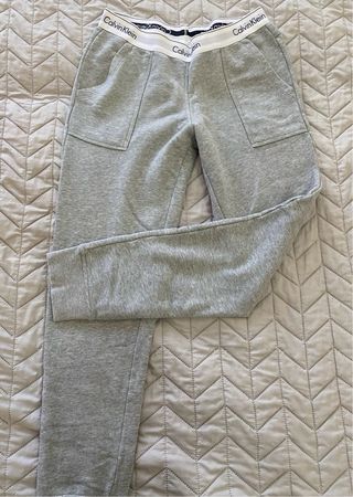 Conjunto Calvin Klein Gris Talla M