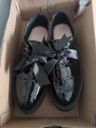 Zapatos Marypaz charol lazo negro