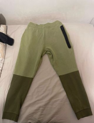 Pantalón Nike Tech Verde Oliva