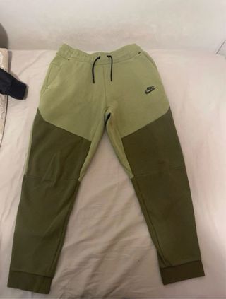 Pantalón Nike Tech Verde Oliva